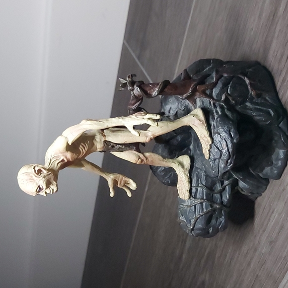 Gollum Talking Figure from Lord of the Rings - Picture 3 of 5